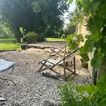Maisonnette Avec Terrasse De La Bellue דירה