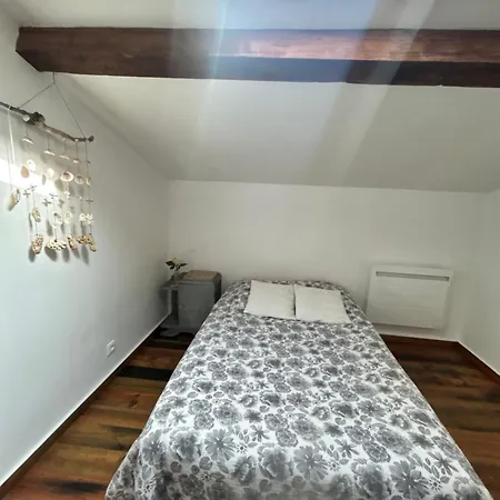 Maisonnette Avec Terrasse De La Bellue דירה