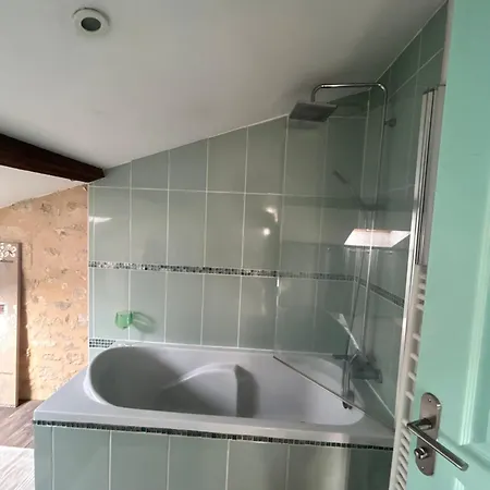 Maisonnette Avec Terrasse De La Bellue *